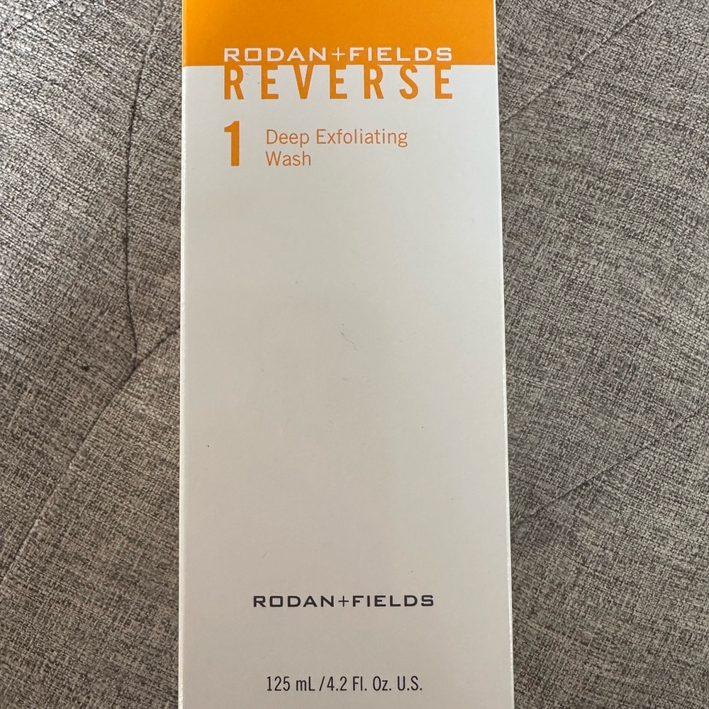 Rodan + Fields Reverse Deep Exfoliating Wash